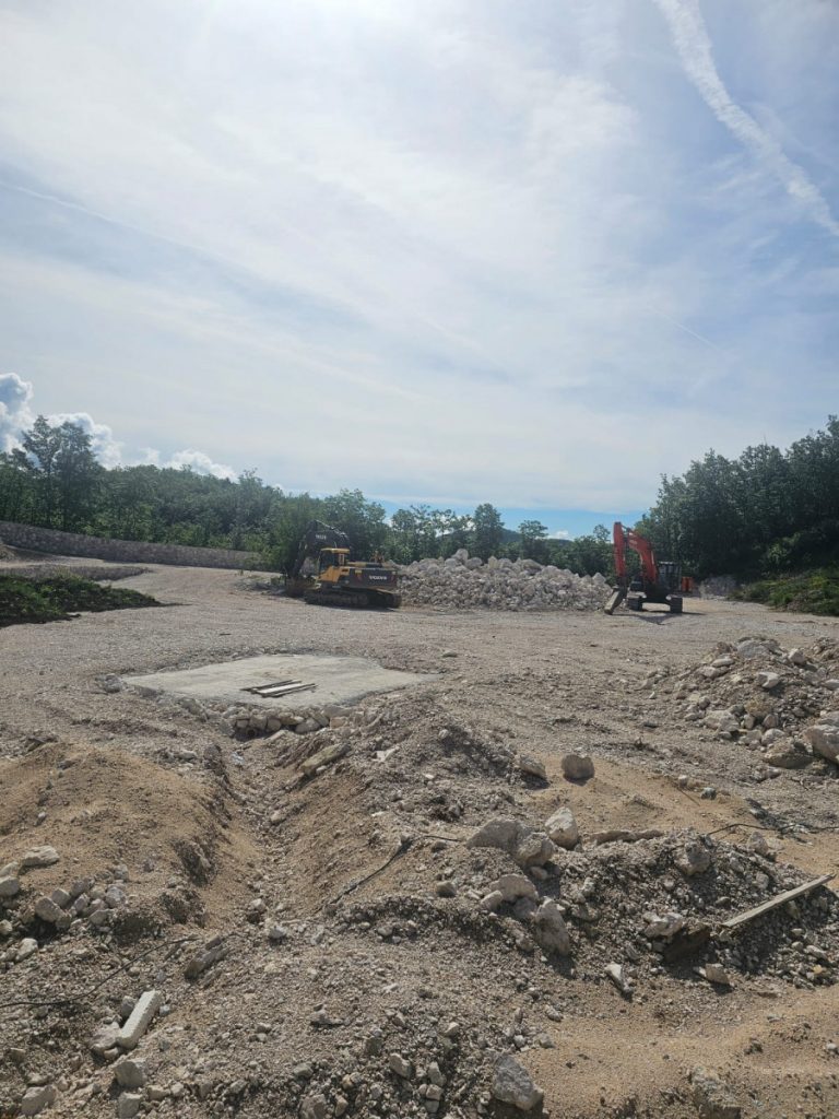 Sumnja na povezanost sa OKG: Prijave zbog nelegalne gradnje u Nikšiću (FOTO)