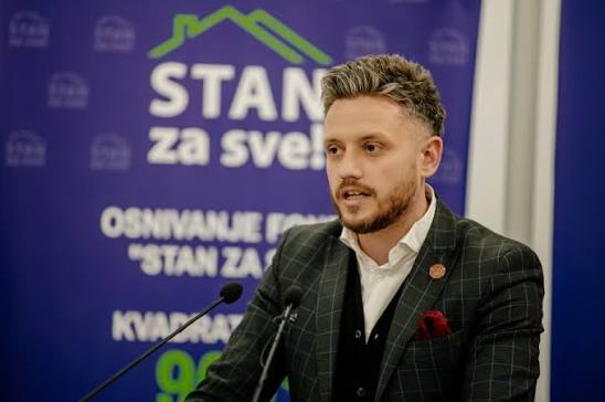 Radovanić: Mujović priznao da je model „Stan za sve“ realniji od projekta „Velje brdo“