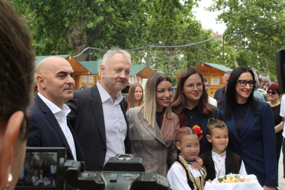 Mesarović, Žarić Kovačević, Pavkov i Gajić u Bačkoj Palanci, sa građanima o daljem razvoju