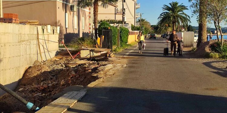 Komunalna policija Tivat: Više nepravilnosti tokom zabrane građevinskih radova
