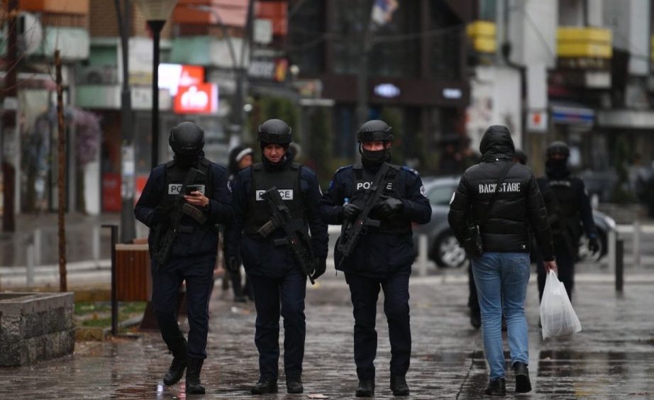 Tzv. kosovska policija privela četiri osobe u Kosovskoj Mitrovici nakon pokušaja da oslikaju mural