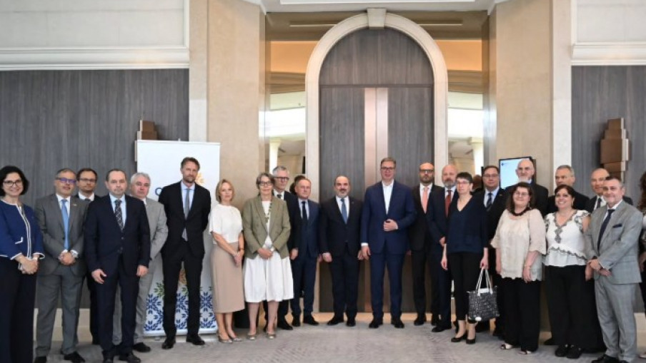 Vučić sa ambasadorima država EU razgovarao o politici proširenja