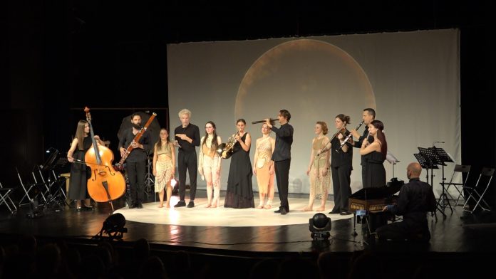 “Okovani Prometej” spojio muziku, teatar, improvizaciju i multimedijalnu umjetnost u jedinstvenu scensku formu