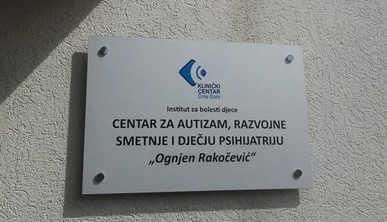 Sramota bez presedana: Uklonjeno ime Ognjena Rakočevića sa table Centra za autizam