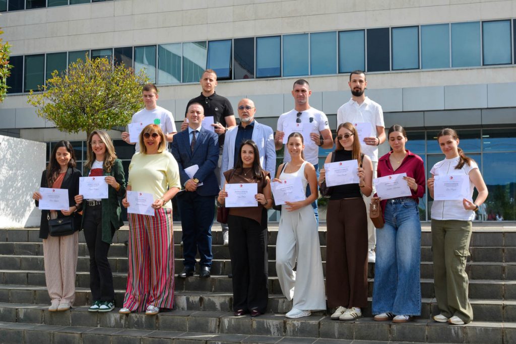 U organizaciji PKCG i UDG: Turističkim vodičima uručena uvjerenja