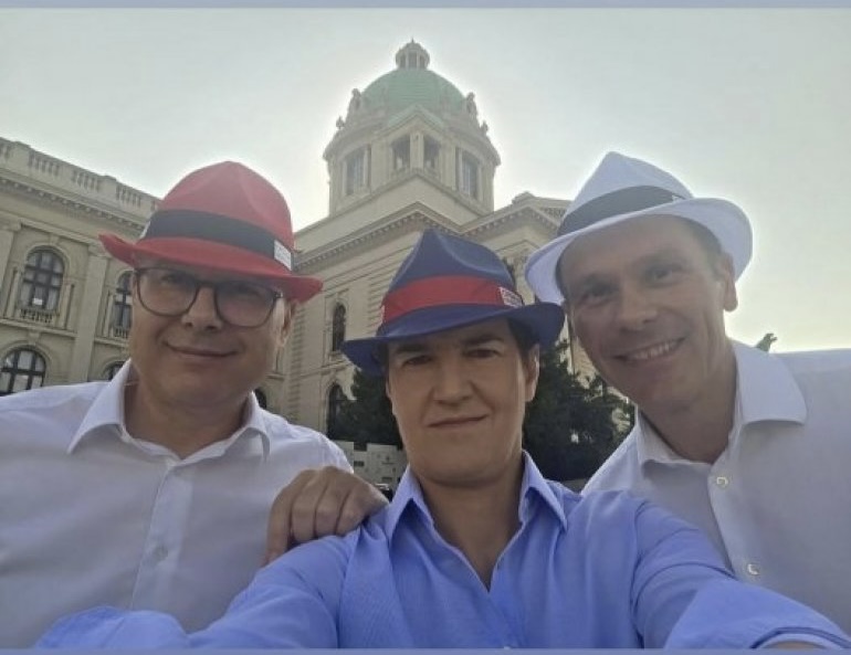 SA ŠEŠIRIMA U BOJI SRBIJE: Brnabić, Vučević i Mali pozvali građane na skup 27. juna u Beogradu (FOTO)