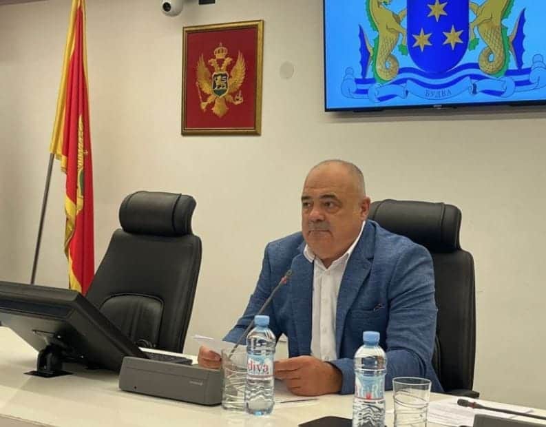 Jušković: Bivši kadrovi DPS-a i SDP-a danas u dresu PES-a histerično napadaju Kneževića