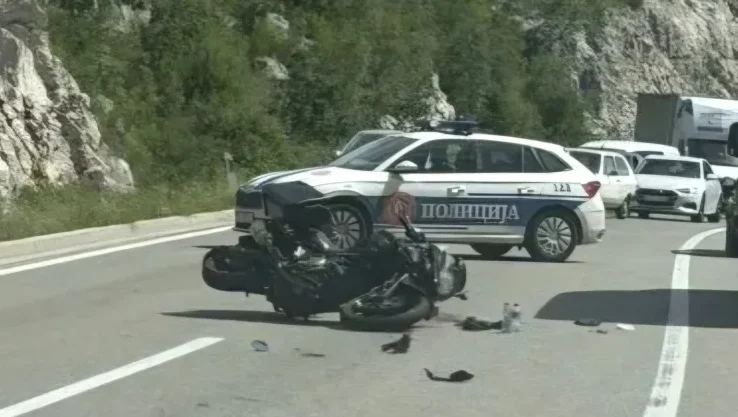 Tragedija iznad Slanog jezera: Poginula motociklistkinja iz Srbije