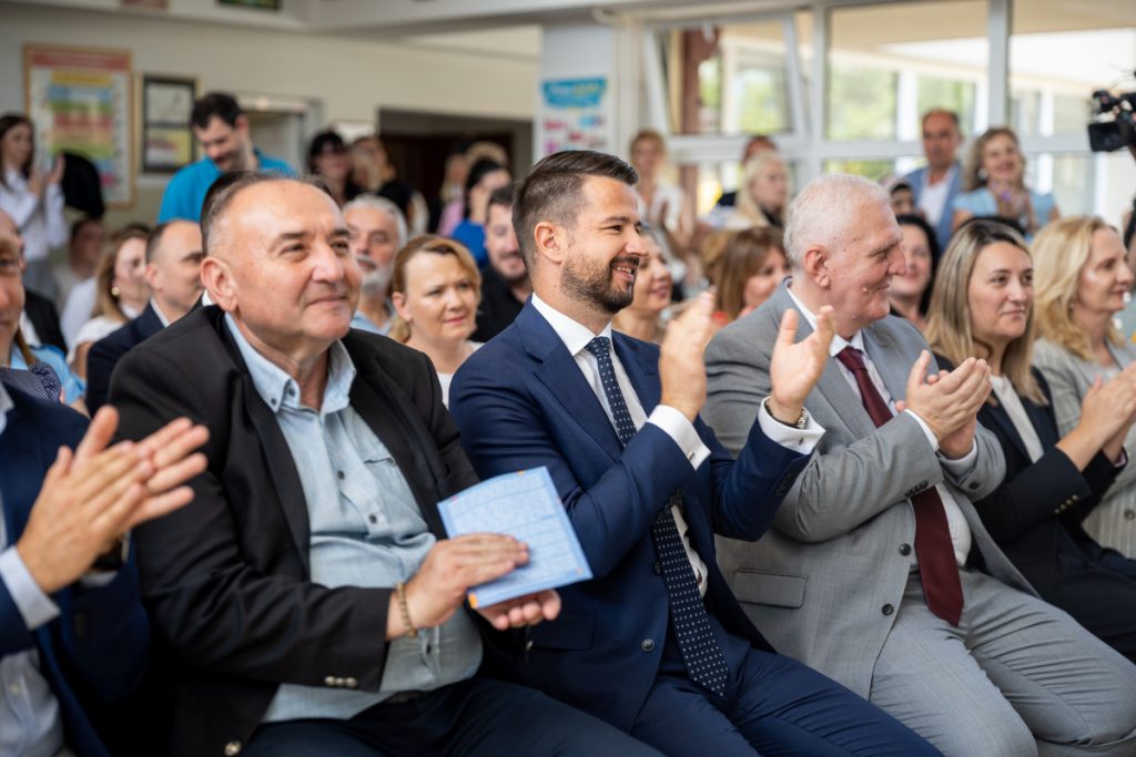 Milatović: Svako dijete zaslužuje pažnju, podršku i priliku da ostvari svoj puni potencijal