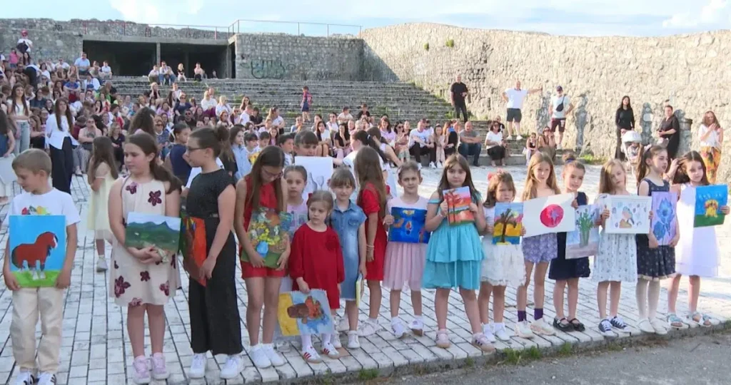 Nikšić: Na tvrđavi Bedem otvorena izložba radova polaznika Ateljea „Put“