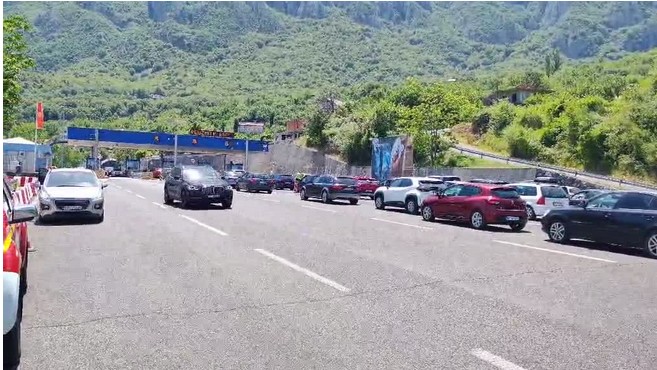 Počela sezona i gužve na putevima