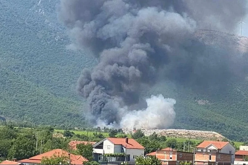 Mostar proglasio vanredno stanje zbog požara na deponiji