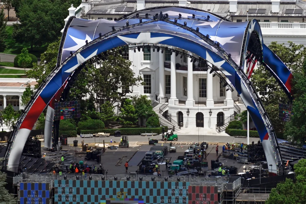 Moderni gladijatori na travnjaku Bijele kuće: Trump je ovo najavio prije godinu dana
