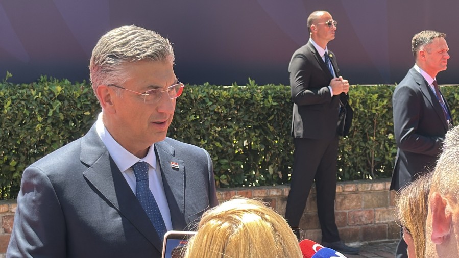 Hrvatska nema mira ni tokom samita: Ponovo ispostavljaju listu želja Crnoj Gori, o Lori opet ni da zucnu!
