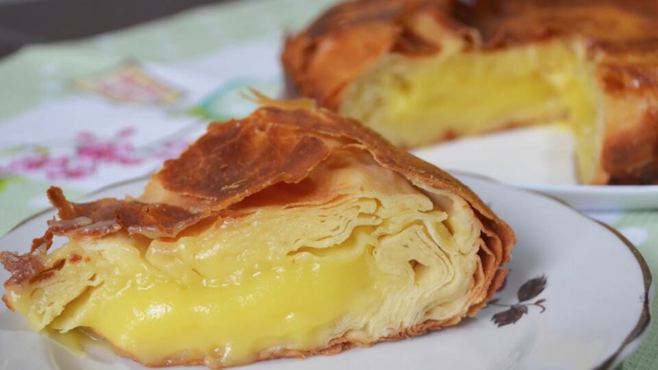 Mekana pita sa vanila kremom