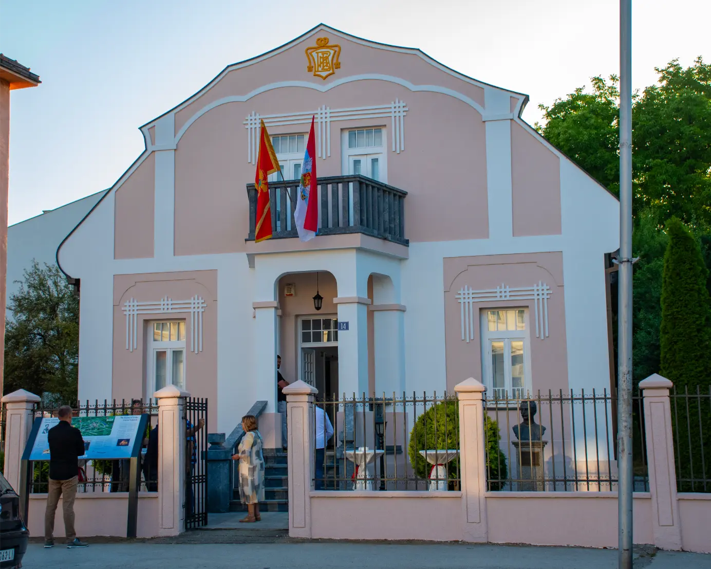Državni simboli i istorijsko nasleđe pod pritiskom: Ko i zašto problematizuje zastave u Crnoj Gori?
