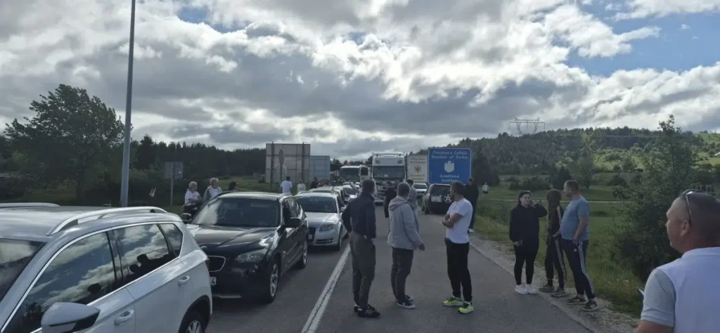 Nikšićani blokirali granični prelaz Ranče – Jabuka
