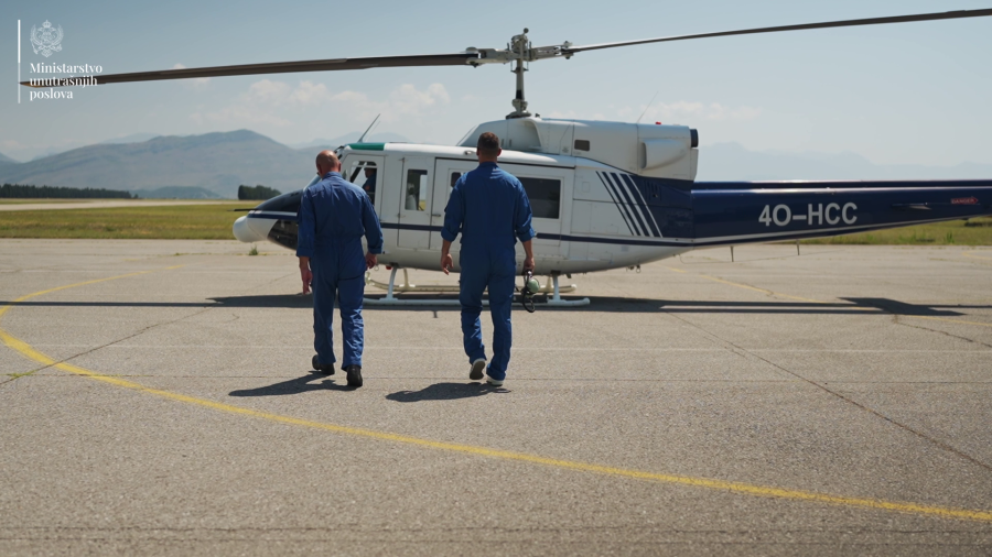 MUP-ov helikopter prekinuo spasilačku akciju: Zbog kvara prinudno sletio u Gusinje