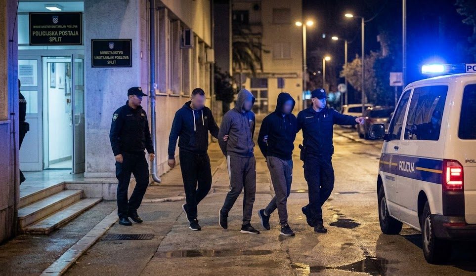 Hvratski huligani htjeli da biju Srbe, splitski sud baš briga: Pušteni na slobodu