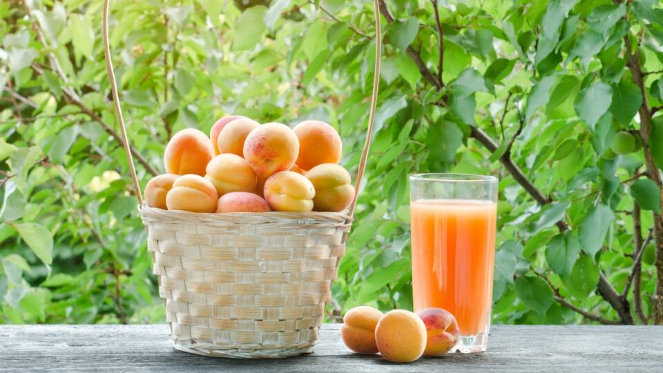 Domaći sok od kajsija za zimu (jednostavan i prirodan recept)