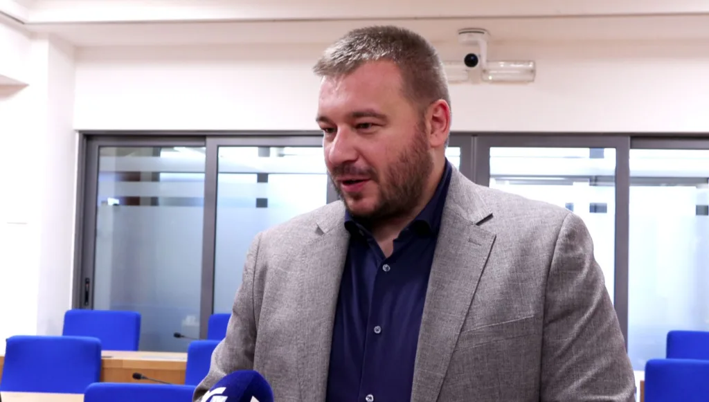 Krstović poručio Periću: Opravdanost inicijative ne može biti razlog da se zaobiđu Statut i Poslovnik Skupštine