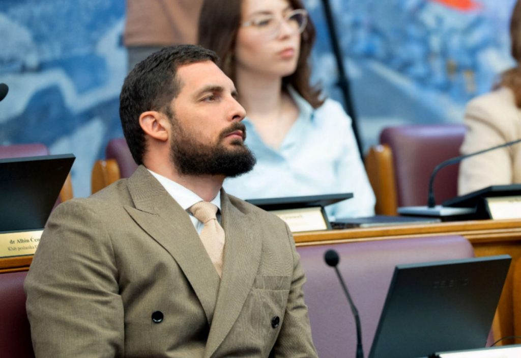 Leković: Da je bivši režim pametan, pokrio bi se ušima i stidio bi se vrijeđanja mitropolita Amfilohija na RTCG-u