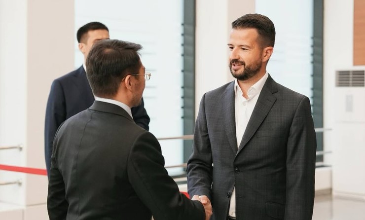 Milatović u Astani: Sa zvaničnicima Kazahstana razgovaraće o politici, ekonomiji, investicijama…