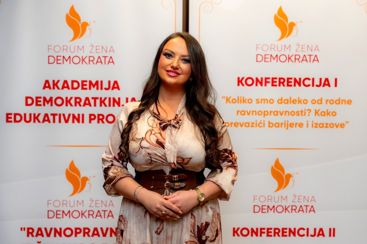 Minić: Odakle poslaniku Evropskog saveza informacije o vozilu direktora Uprave policije? Ko mu ih je dao? Kada ih je dobio?