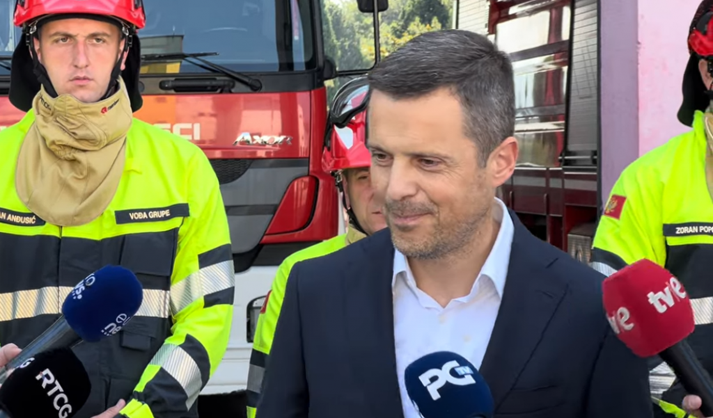 Mujović najavio: Skupštini uskoro prijedlog za besplatno zemljište vatrogascima