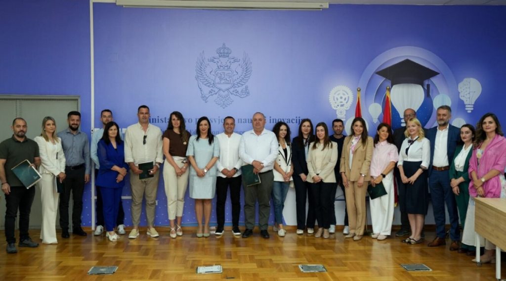 MPNI: Potpisani ugovori za promociju nauke i istraživanja, za 16 projekata opredijeljeno 50.000 eura