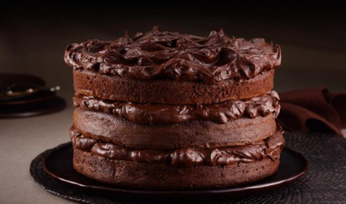 Domaća čokoladna torta: Sočan i kremast recept za svaku priliku