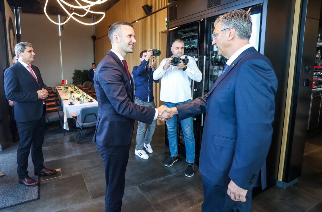 ZAGREB TRAŽI OBEŠTEĆENJA, IMOVINU, JADRAN I PREVLAKU – PODGORICA ĆUTI!