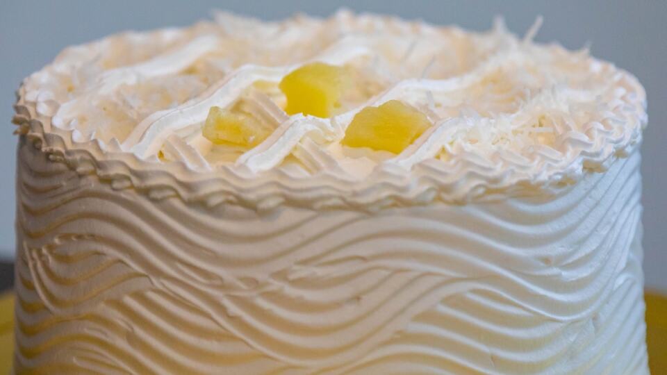 Torta sa piškotama i ananasom – jednostavan recept bez pečenja
