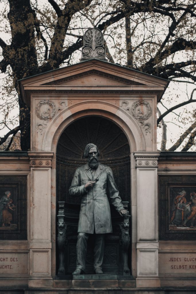 O bardu engleskog romantizma: Pročitajte zanimljivosti iz života Čarlsa Dikensa