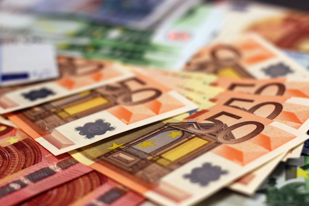 Potencijalna prevara u programu Work and Travel:  Studenti se prijavili na program, uplatili novac ali nisu dobili ni put ni posao