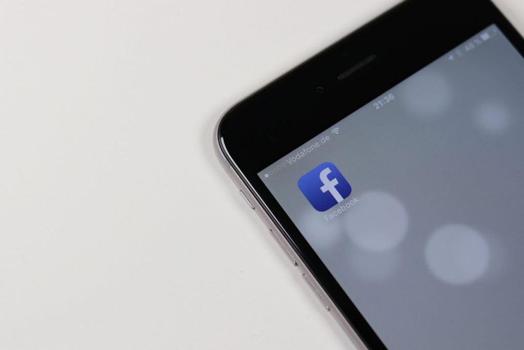 Pali Facebook i Instagram