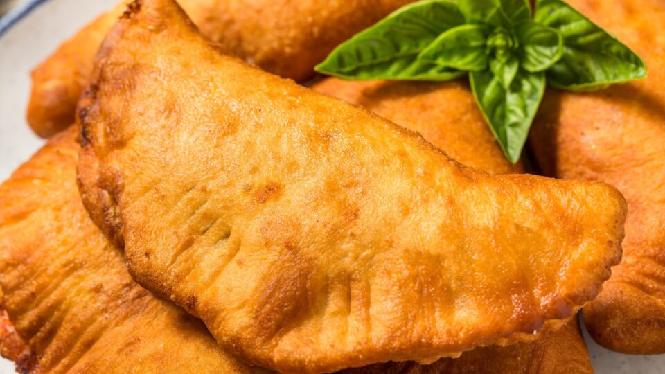 Hrskave pancerote sa sirom: Domaći recept koji se topi u ustima