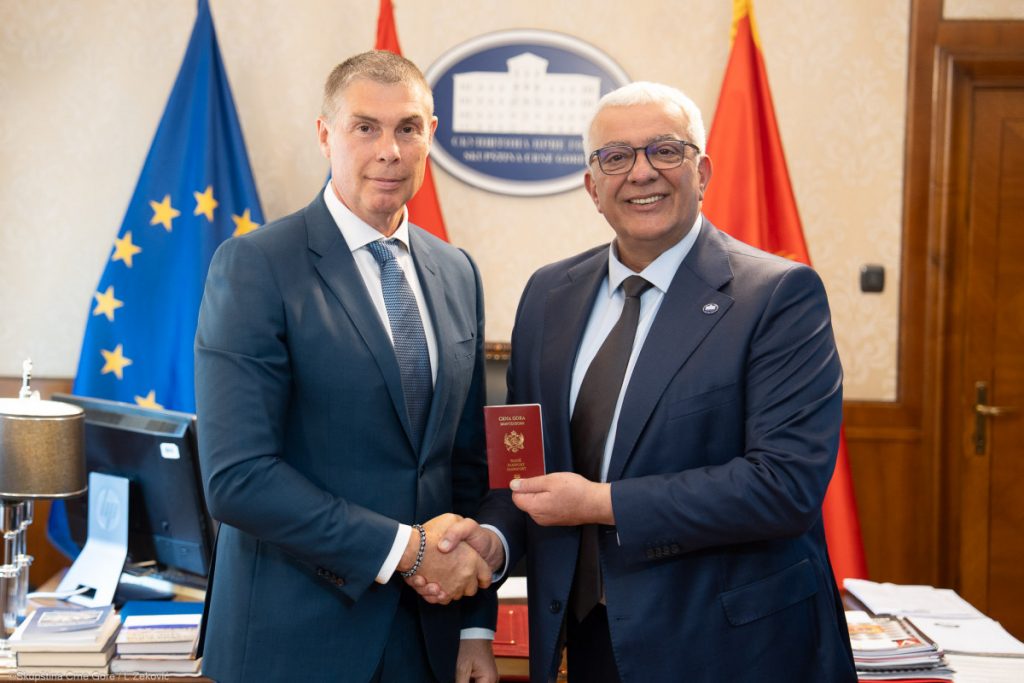 Mandić čestitao Aleksandru Klemenku dobijanje pasoša Crne Gore: Ogledalo jednog naroda kroz istoriju su bili i njegovi sportisti