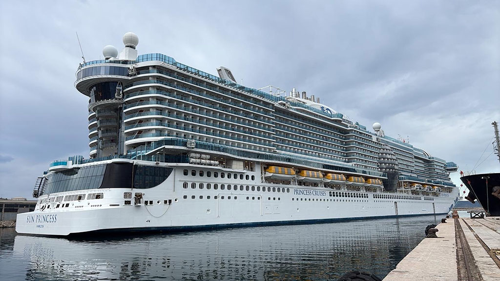 Megakruzer Sun Princess dovezao preko četiri hiljade putnika u Bar