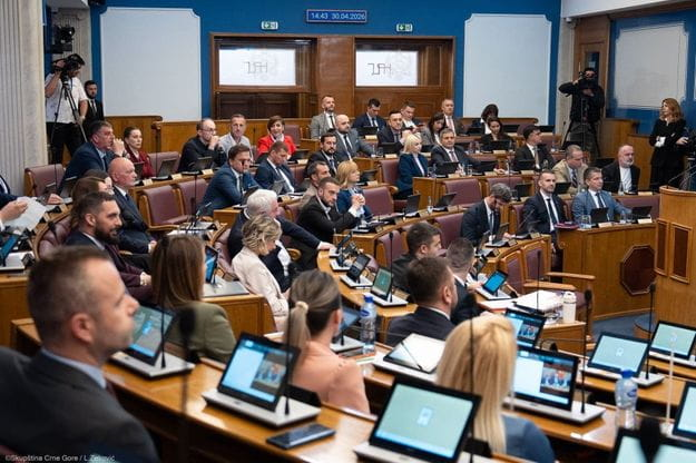 SRAMNO: PES, NSD, DEMOKRATE I MANJINE PODRŽALE SRAMNU FORMULACIJU O „NASILNOJ ANEKSIJI“