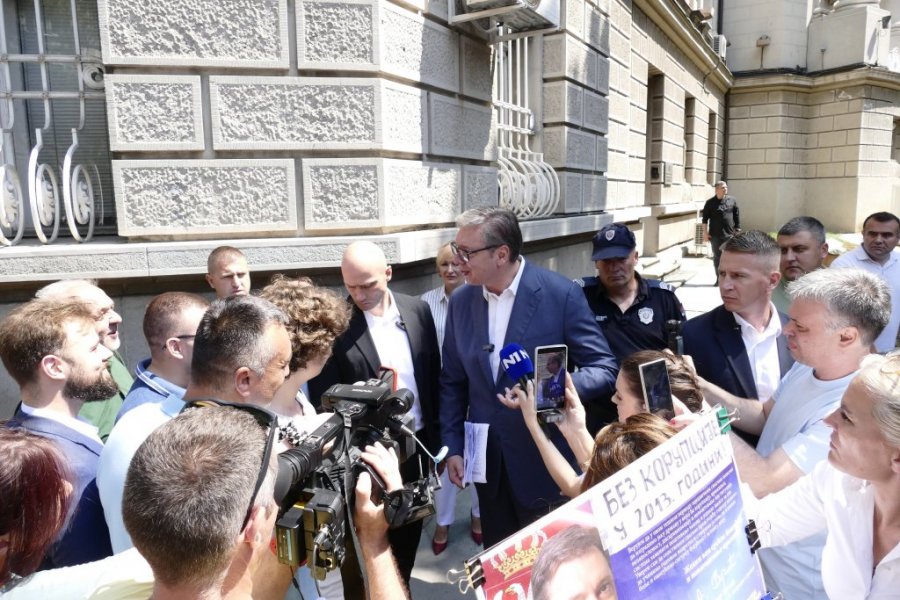 10 MINUTA ISTINE: Aplauz protestanata zakucao poslednji ekser u “politiku” obojene revolucije!