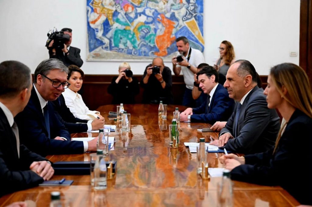 Vučić sa Gerapetritisom o daljem jačanju odnosa Srbije i Grčke i evropskoj perspektivi