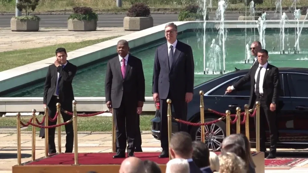 Predsjednik Angole u posjeti Beogradu, Vučić ga dočekao ispred Palate Srbija