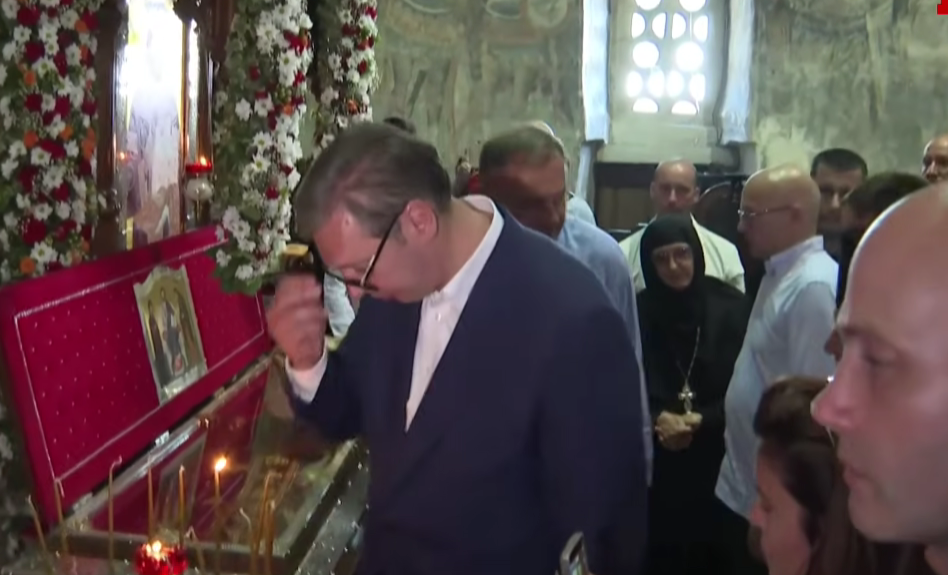 Vučić se poklonio moštima Svetog Cara Lazara; Patrijarh Porfirije: Vidovdan nas poziva da se zagledamo u svoje srce