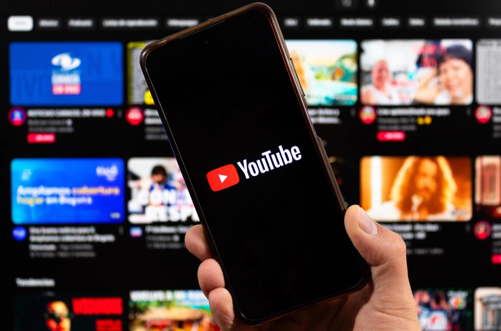 Zavisnost ili profit? YouTube i Meta pred istorijskim kaznama zbog djece