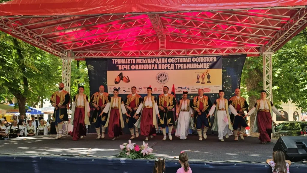 (FOTO) Bronza za veteranski ansambl nikšićkog KUD-a „Zahumlje“ na takmičenju u Trebinju
