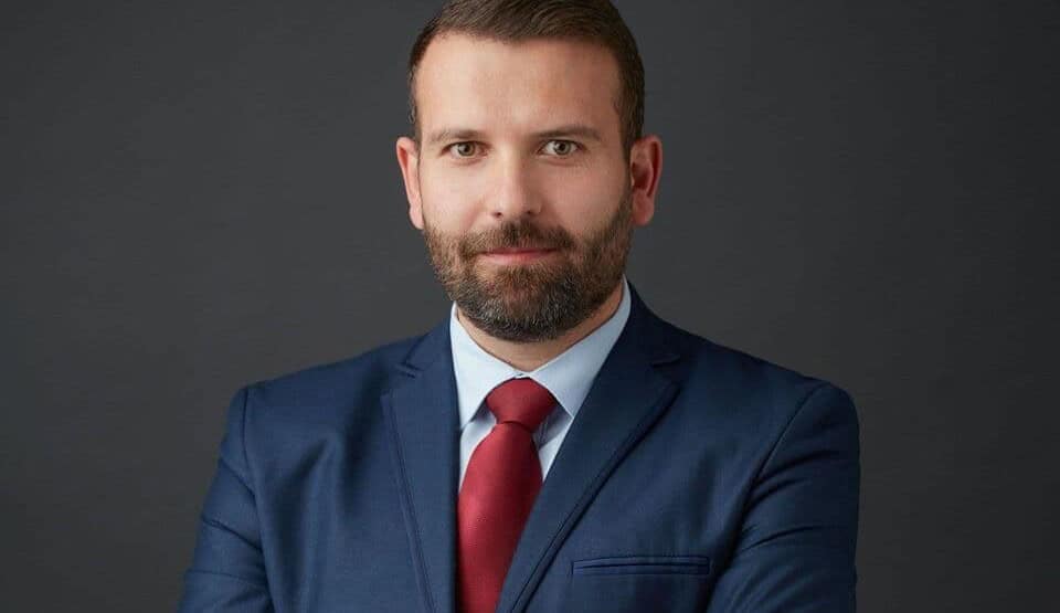 Sindikati: Perčobić planira da nezakonito pošalje radnike u penziju