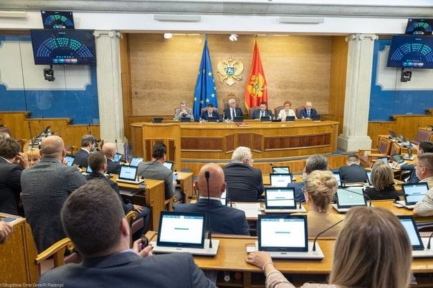 Nastavak proljećnjeg zasijedanja: Deseta – posebna, Dvanaesta, Šesta i Osma sjednica Skupštine Crne Gore