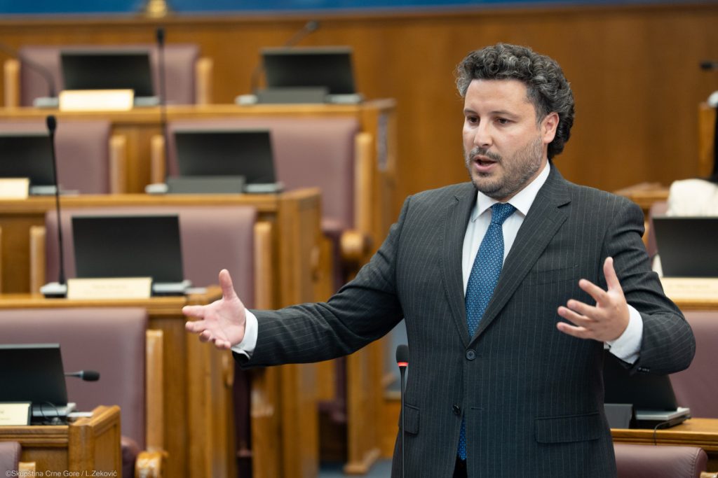 Abazović pitao Spajića: Gdje odoše Korejci? Sve tri firme koje su učestvovale u koncesiji su rekle da ne žele da rade sa prevarantima