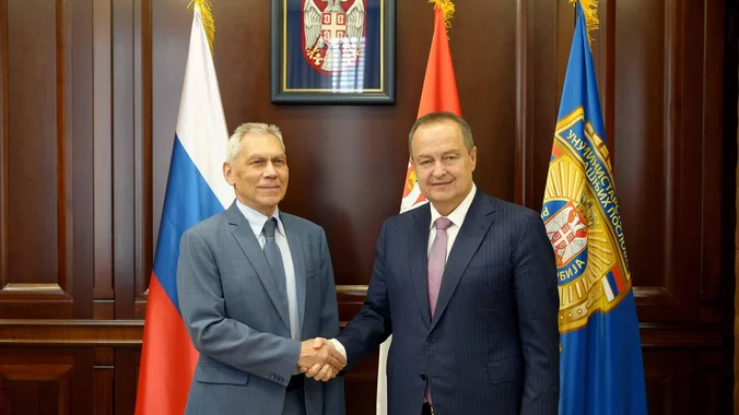 Dačić sa ruskim ambasadorom: Nastavak saradnje u borbi protiv kriminala i vanrednim situacijama